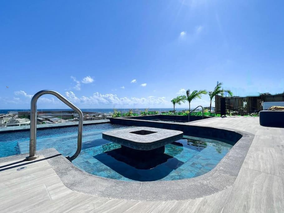 New! Luxury Floor Condo-steps To 5th-fast Wifi