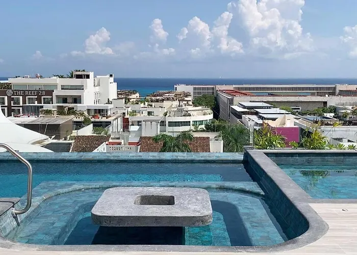 New! Luxury Top Floor Condo-Steps To 5Th-Fast Wifi