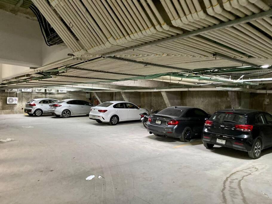 New! Luxury Floor Condo-steps To 5th-fast Wifi