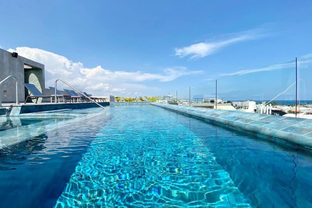 New! Luxury Floor Condo-steps To 5th-fast Wifi Apartamento Playa del Carmen