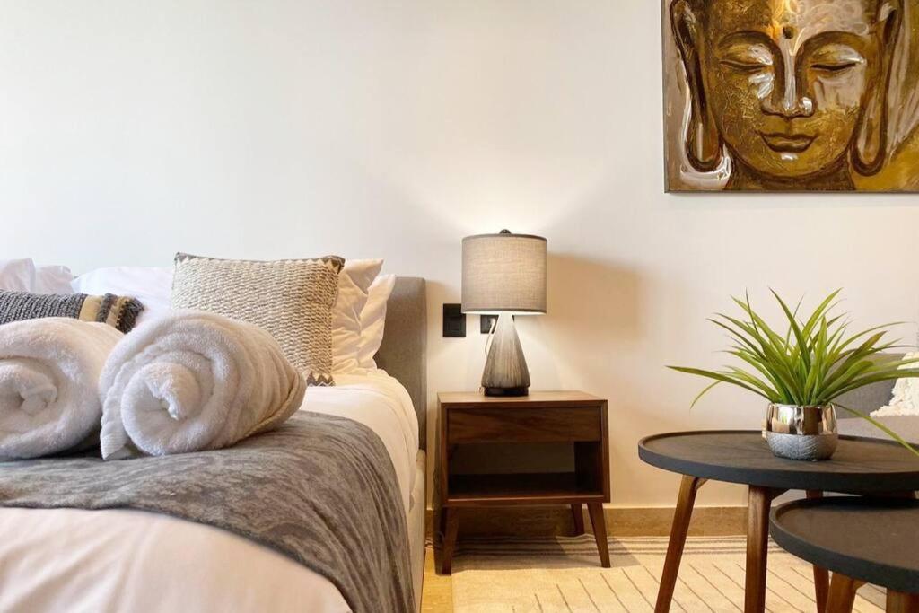 New! Luxury Floor Condo-steps To 5th-fast Wifi