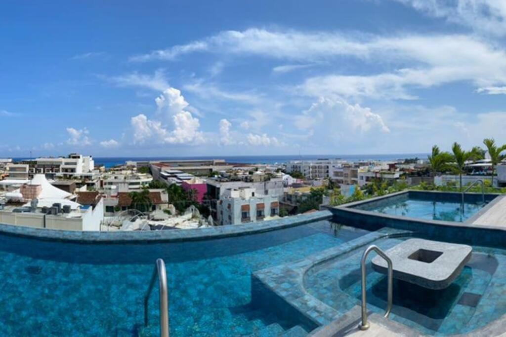 New! Luxury Floor Condo-steps To 5th-fast Wifi * Playa del Carmen